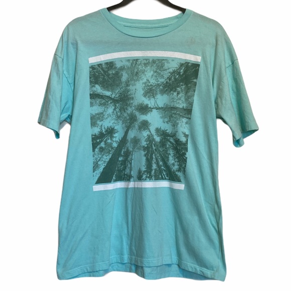 rebals & nomads Other - Rebels & Nomads Coral Graphic TShirt